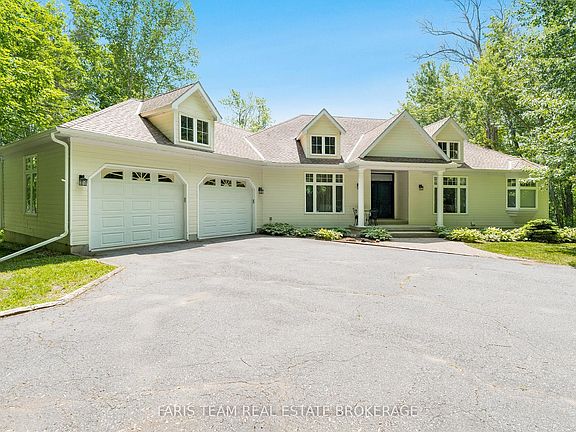 3rd image of 1037 Rockcastle Rd