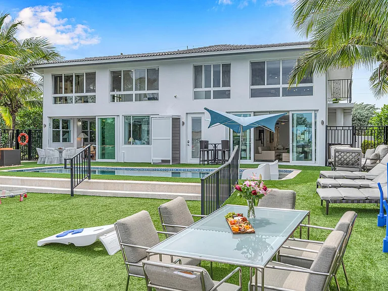 S Ocean Dr — Photo 10