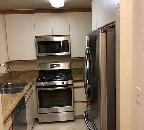 5th image of 1740 Butler Ave APT 102