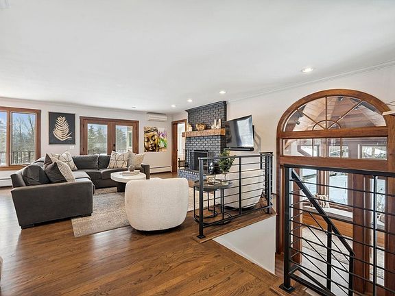 4th image of 108 North Hill Road