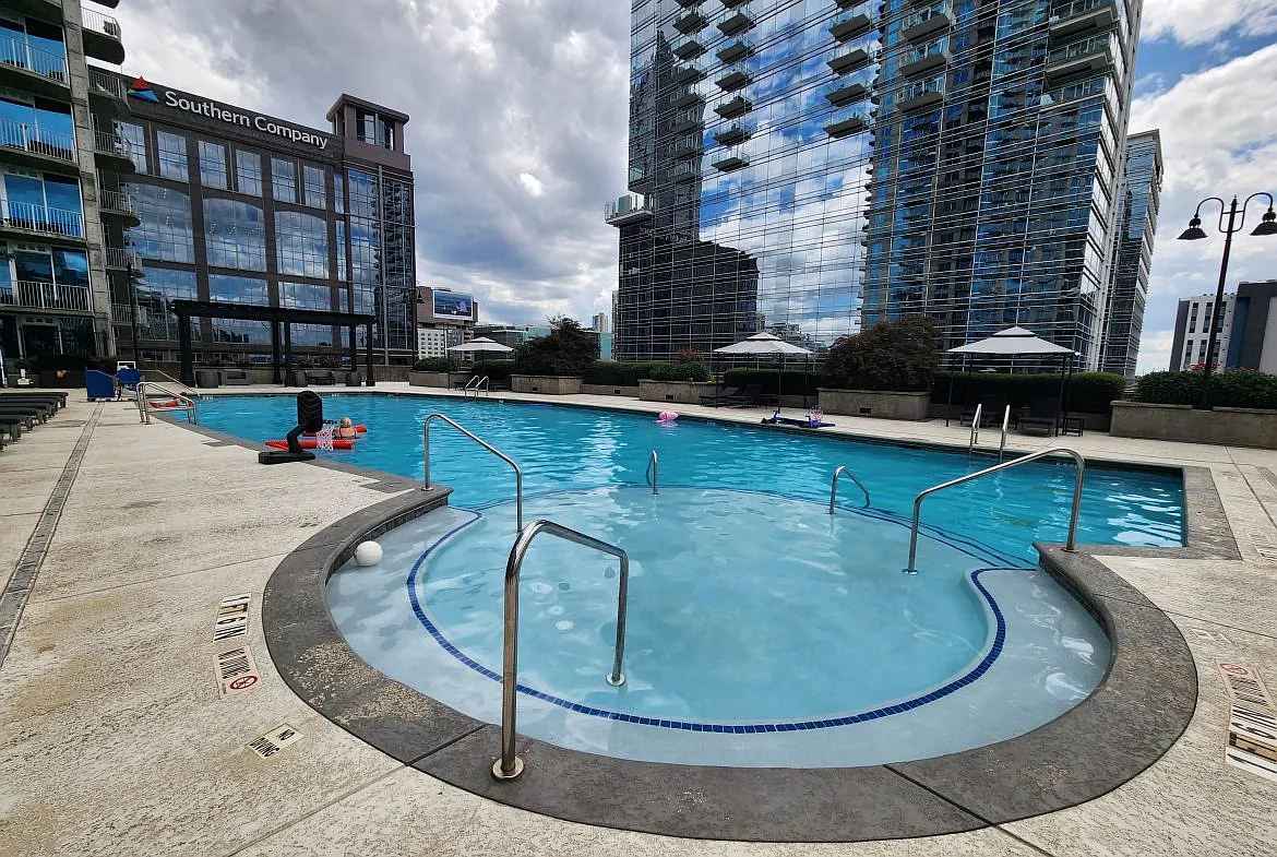 1 bed, 743 sqft, $2,395 — Photo 3