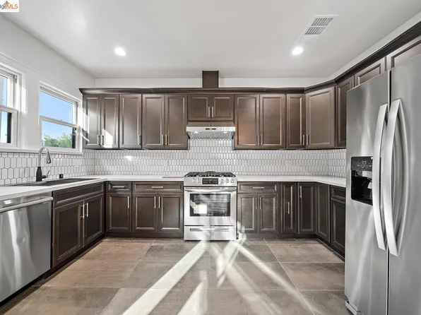 740 Hillgirt Cir, Oakland, CA 94610