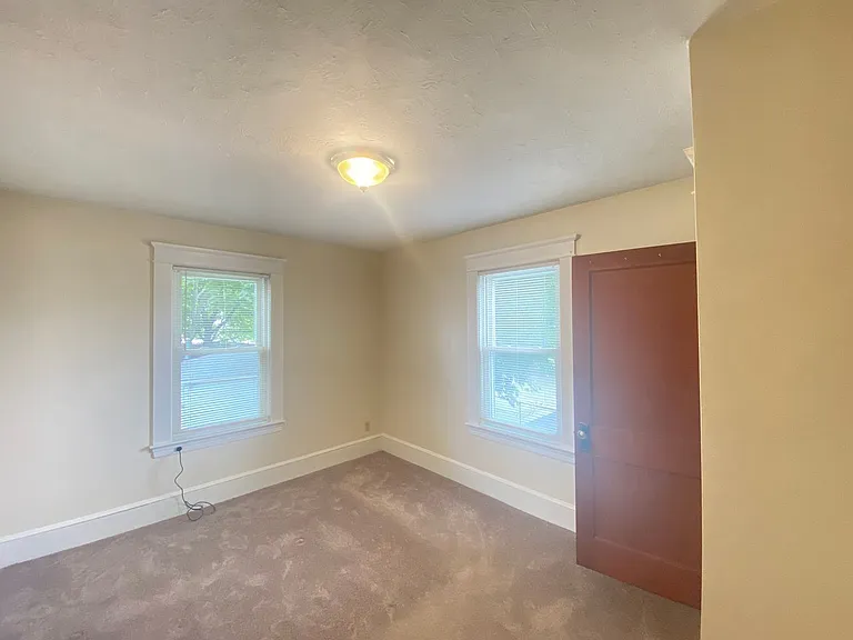16 Linwood St #E — Photo 5