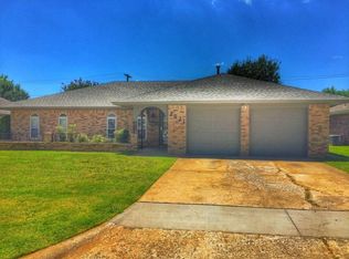 2521 Edgewood Dr, Moore, OK 73160