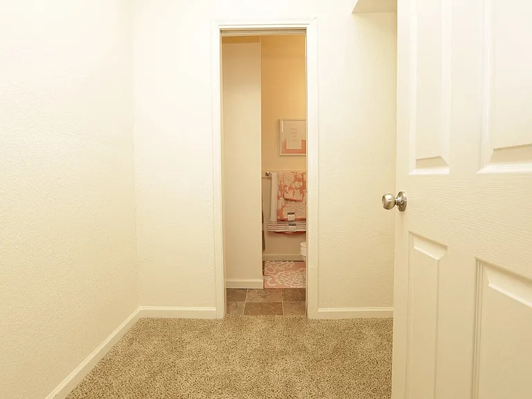 Vista Village Apartments — Photo 17