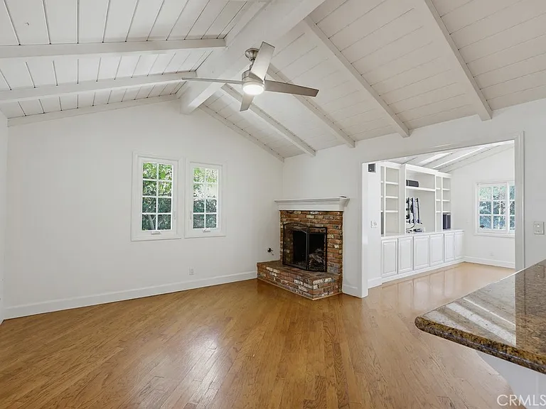 2705 E Jacaranda Ave — Photo 28