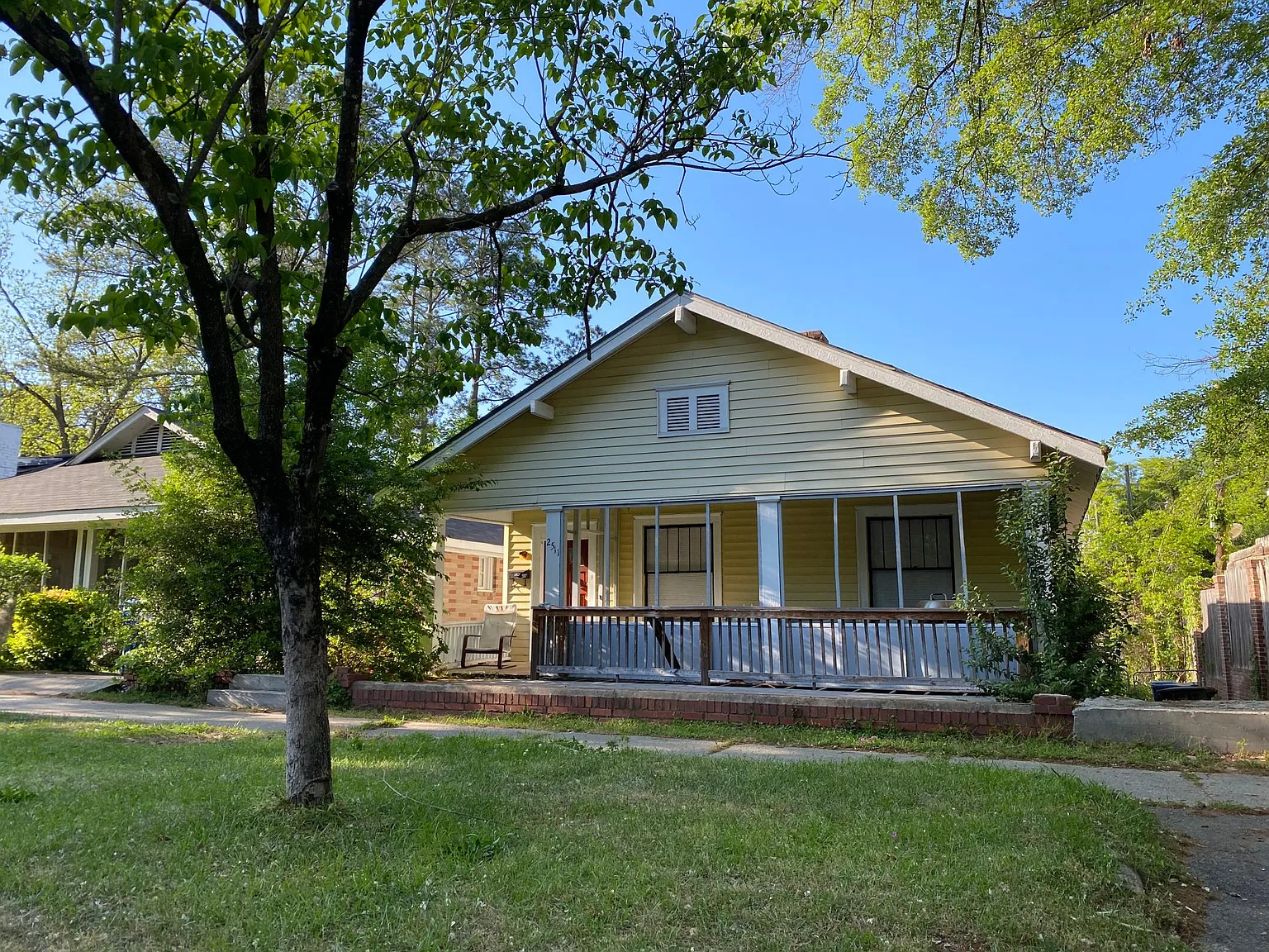 2511 Lee St — Photo 1