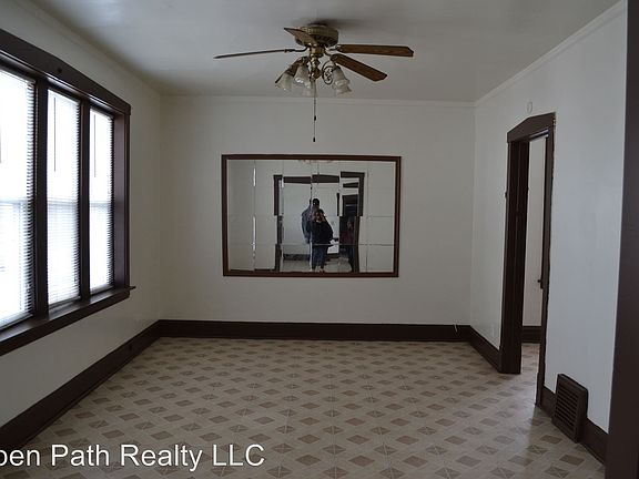 3rd image of 4355 W Le Moyne St #1E