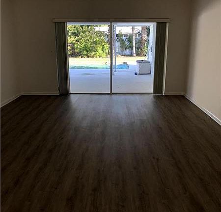 3rd image of 425 Privateer Rd
