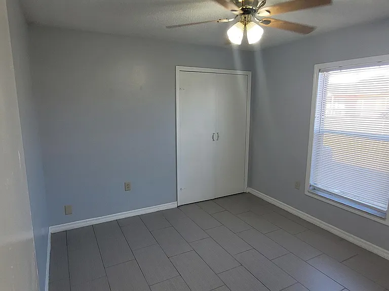 324 Clearwater Ln — Photo 16