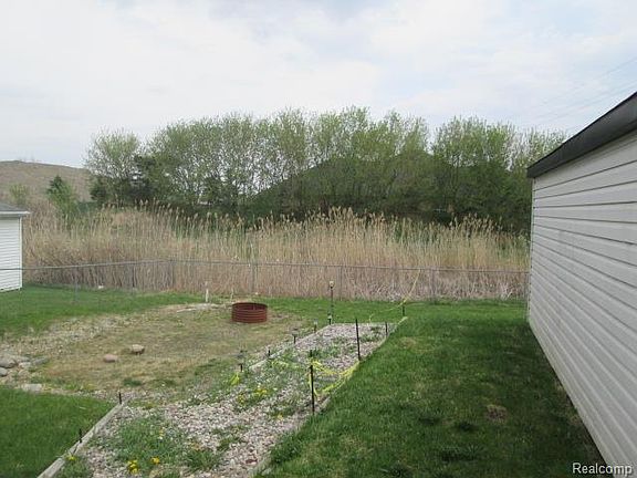 4th image of 31542 Devos Ct