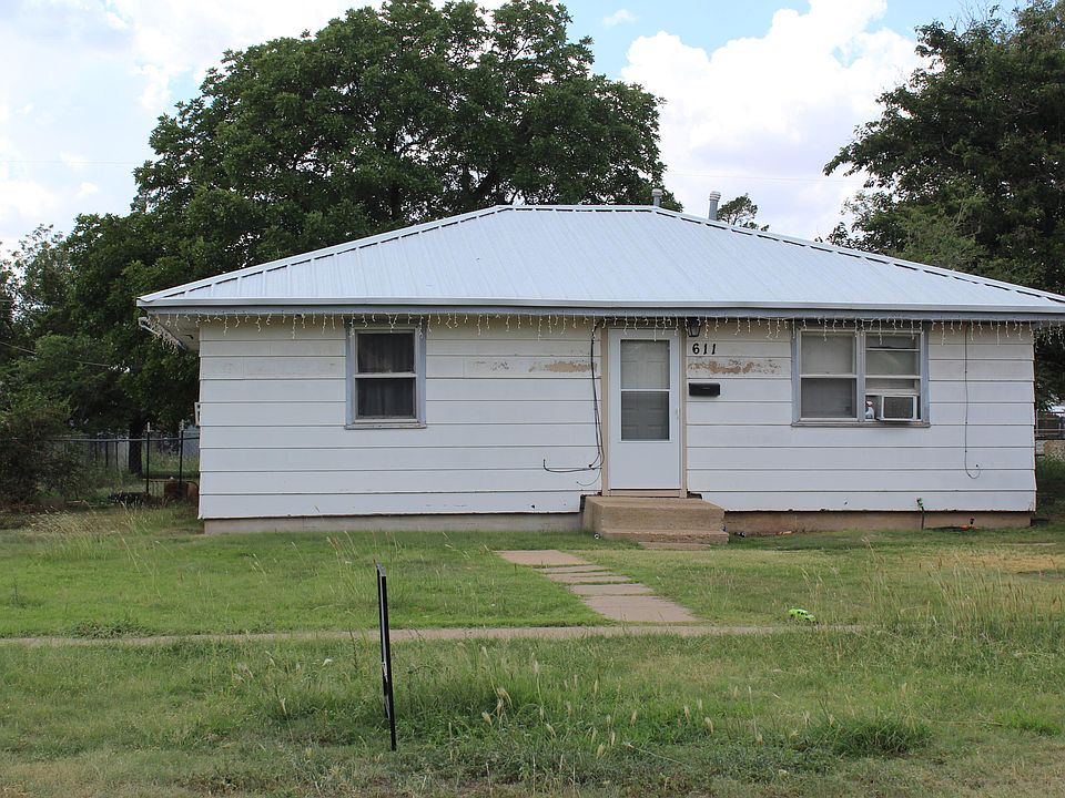1st image of 611 N El Paso Ave