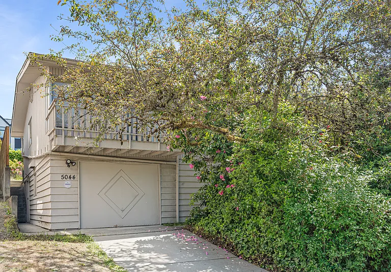 5044 Sand Point Way NE — Photo 1