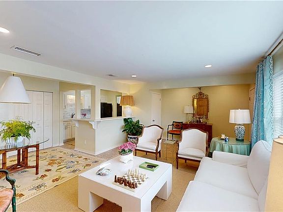 4th image of 4009 Old Shell Rd APT B2