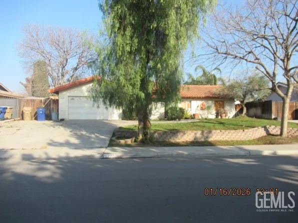 2000 Glenmont Dr, Bakersfield, CA 93309