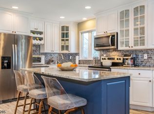 5 Kingsland Rd, Montville, NJ 07005