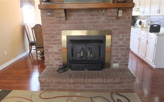 5th image of 143 Cartier Dr