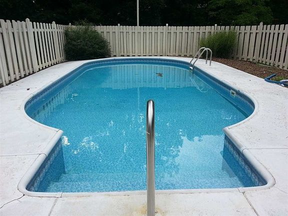 2nd image of 8602 Glenaire Dr