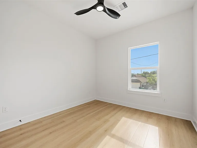 8210 Lawler St #A — Photo 13