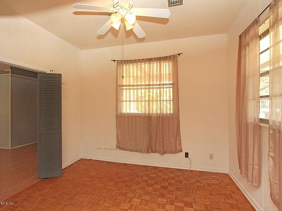 4th image of 7143 HANSON Drive S