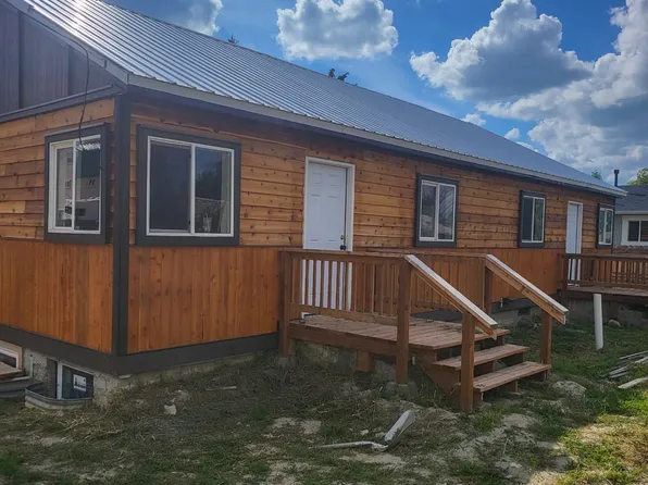 120 3rd St SW, Cut Bank, MT 59427