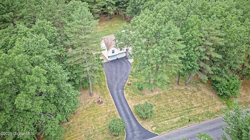 2nd image of 33 Barrington Drive