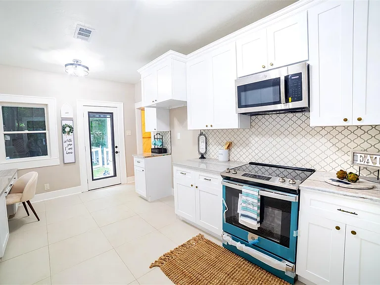 420 N Live Oak St — Photo 12