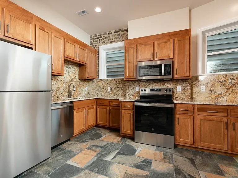 1224 W Cary St — Photo 14