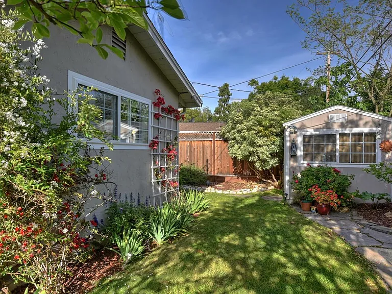 416 Hershner Way — Photo 23