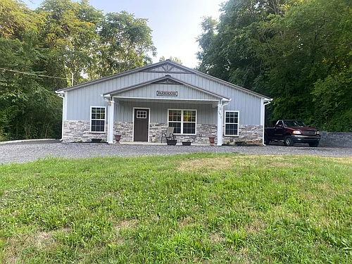 1472 Zinc Plant Rd Photo 1