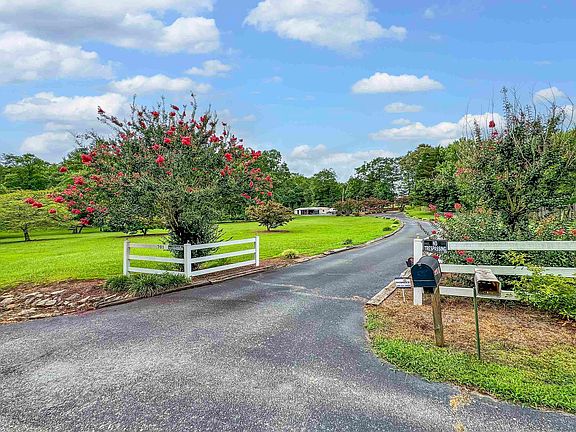 4th image of 701 Aspen Dr