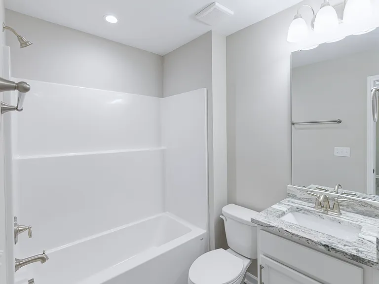207 Woodlawn St — Photo 31
