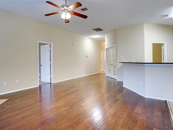 4th image of 1349 Honeysuckle Ln