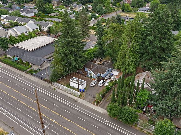 5th image of 10156 SE Division St