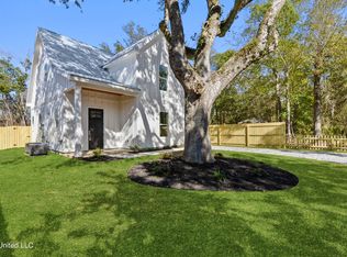 1025 Daniel St, Waveland, MS 39576