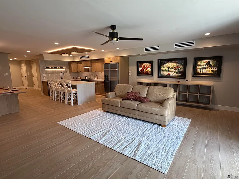 1440 E Laguna Pl — Photo 4