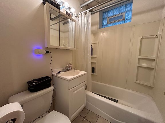 5th image of 4621 N Rockwell St #G
