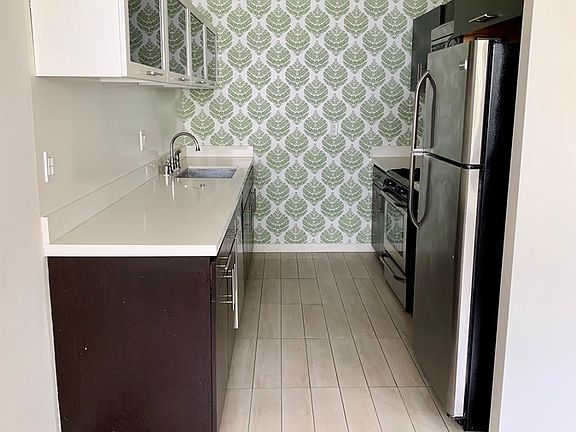 3rd image of 1253 N Hayworth Ave APT 205
