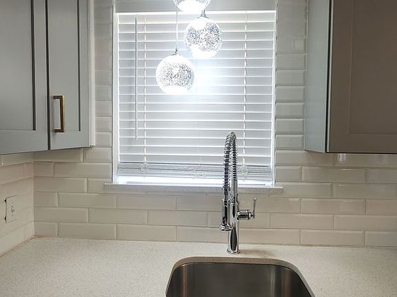 2nd image of 5878 Nottingham Ave #2B-1Ba-1100Sqft