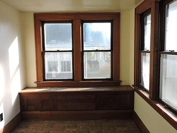 front entry sunroom