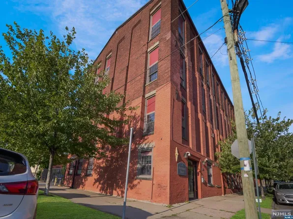 79-93 Montgomery St #4H, Paterson, NJ 07501