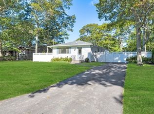 51 Neptune Ave, Hampton Bays, NY 11946
