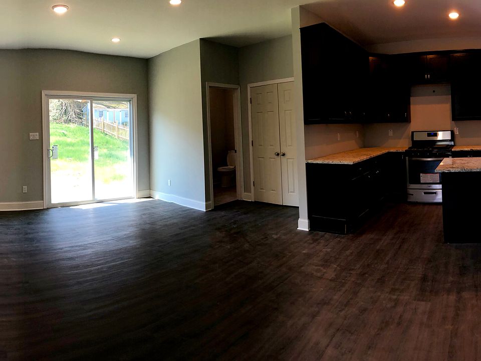 1st image of 318 Bradford Ave