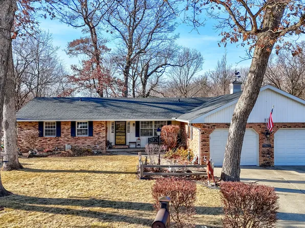 27 Oakbrook Dr, Ottawa, IL 61350