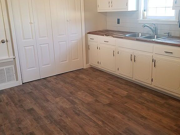 4th image of 236 Randall Road Ext