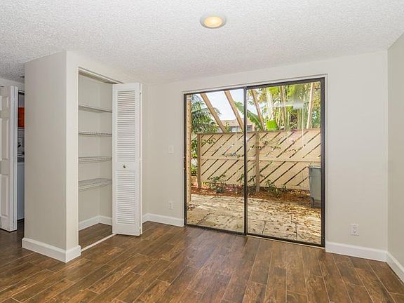 4th image of 126 Sherwood Cir