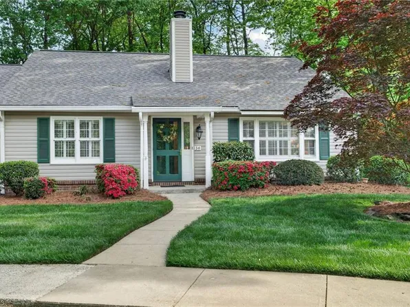 34 Brownstone Ln, Greensboro, NC 27410