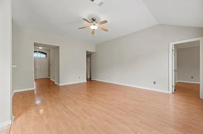 6422 Founding Dr — Photo 9