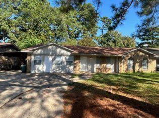 225 E Greenfield Dr, Wake Village, TX 75501