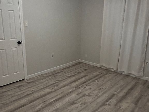 2nd image of 928 Flagstone Dr